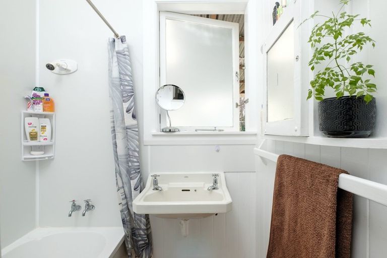 Photo of property in 35 Lyndhurst Street, Awapuni, Gisborne, 4010