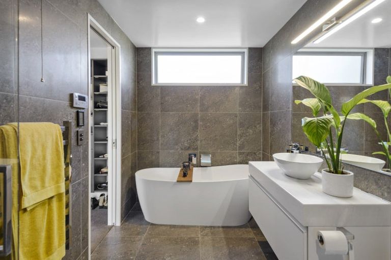 Photo of property in 176 Idris Road, Strowan, Christchurch, 8052