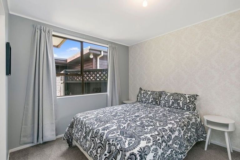 Photo of property in 48a Satara Crescent, Khandallah, Wellington, 6035