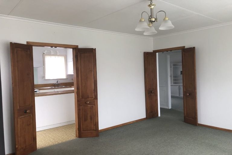 Photo of property in 1 Trafalgar Street, Levin, 5510