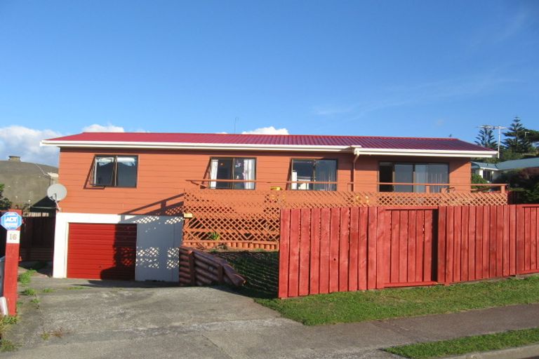 Photo of property in 14 Tuna Terrace, Titahi Bay, Porirua, 5022