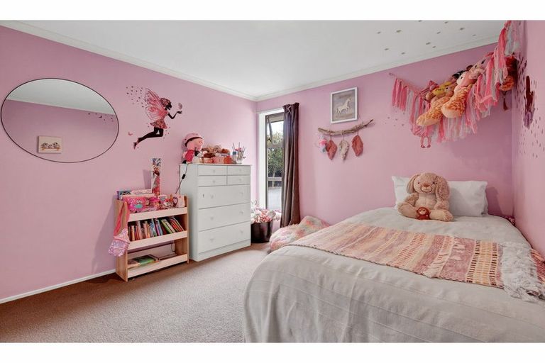 Photo of property in 33 Kotare Avenue, Rangiora, 7400