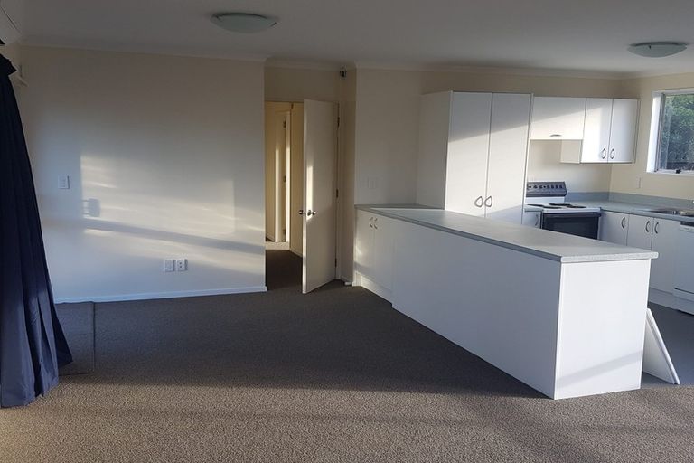 Photo of property in 28 Camellia Terrace, Maungaraki, Lower Hutt, 5010