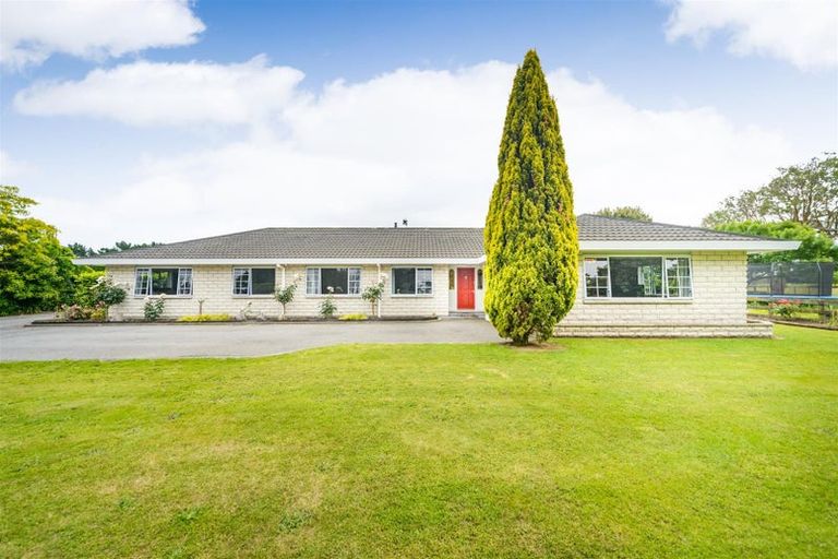 Photo of property in 130 Parewanui Road, Bulls, 4894