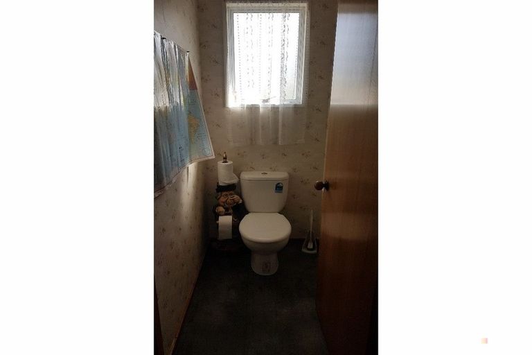 Photo of property in 19 Timaru Road, Waimate, 7924