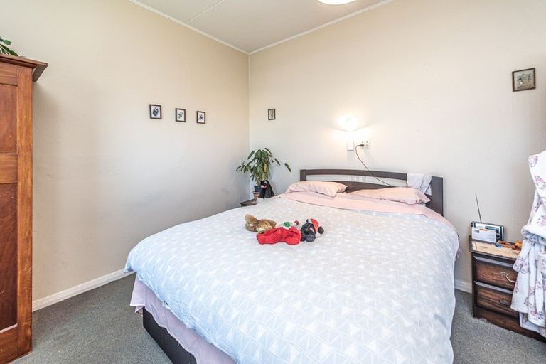 Photo of property in 26 Egmont Street, Castlecliff, Whanganui, 4501