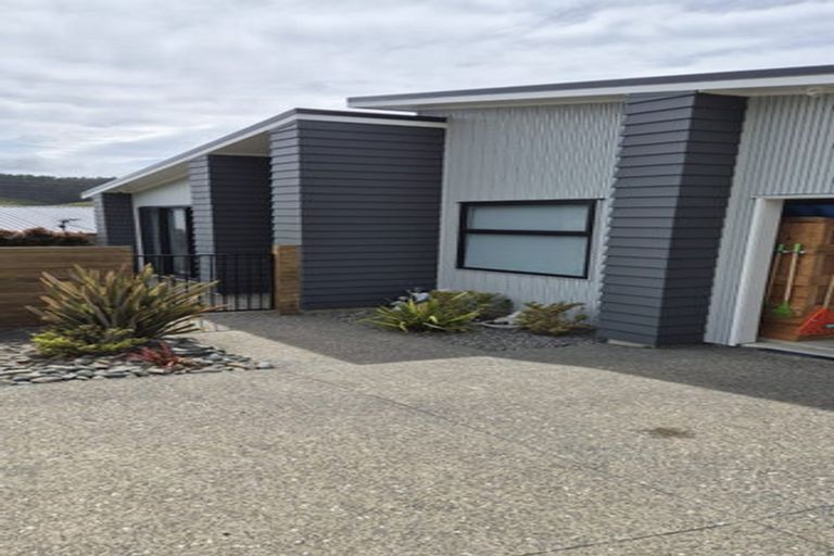 Photo of property in 36 Atherton Terrace, Churton Park, Wellington, 6037