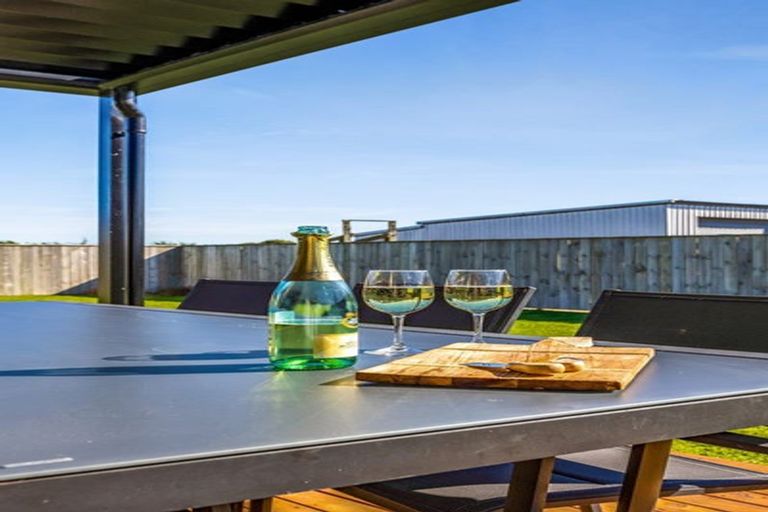 Photo of property in 38 County Drive, Hawera, 4610