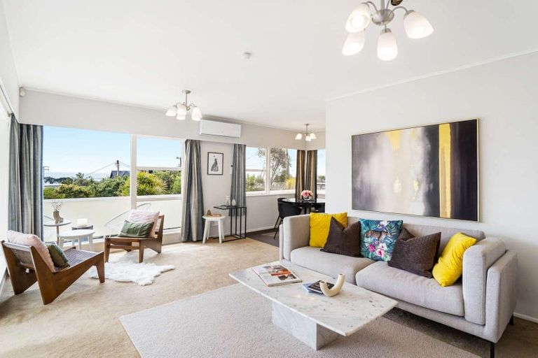 Photo of property in 1/78 Castor Bay Road, Castor Bay, Auckland, 0620