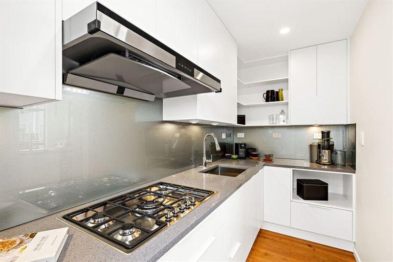 Photo of property in 39 Craigs Way, Hobsonville, Auckland, 0616