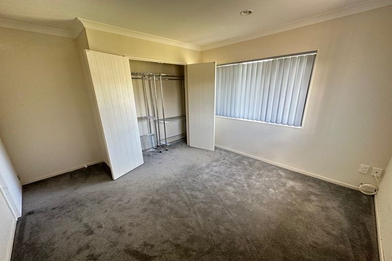 Photo of property in 122 Hugh Green Drive, Pinehill, Auckland, 0632