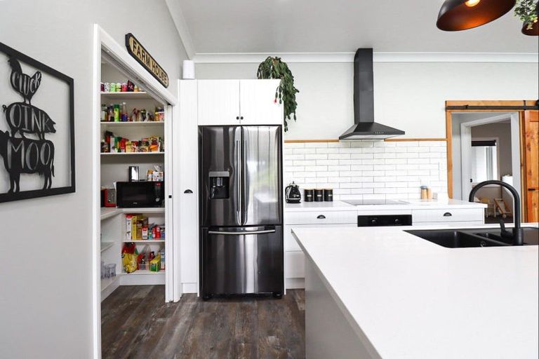 Photo of property in 143e Smith Road, Dannevirke, 4978