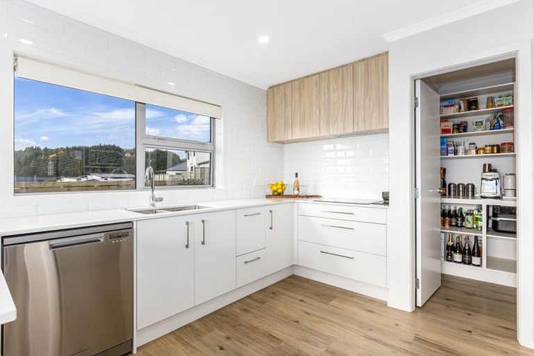 Photo of property in 174 Navigation Drive, Whitby, Porirua, 5024