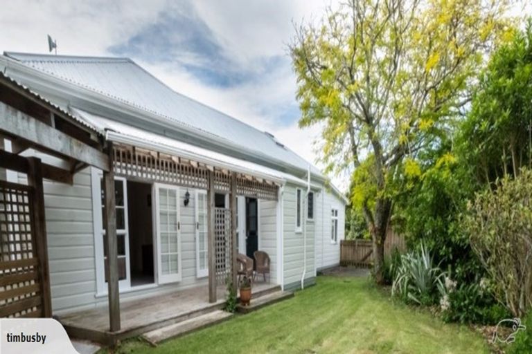 Photo of property in 1346 Egmont Road, Egmont Village, Inglewood, 4386