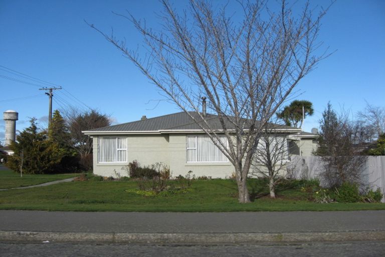 Photo of property in 39 Albert Street, Winton, 9720