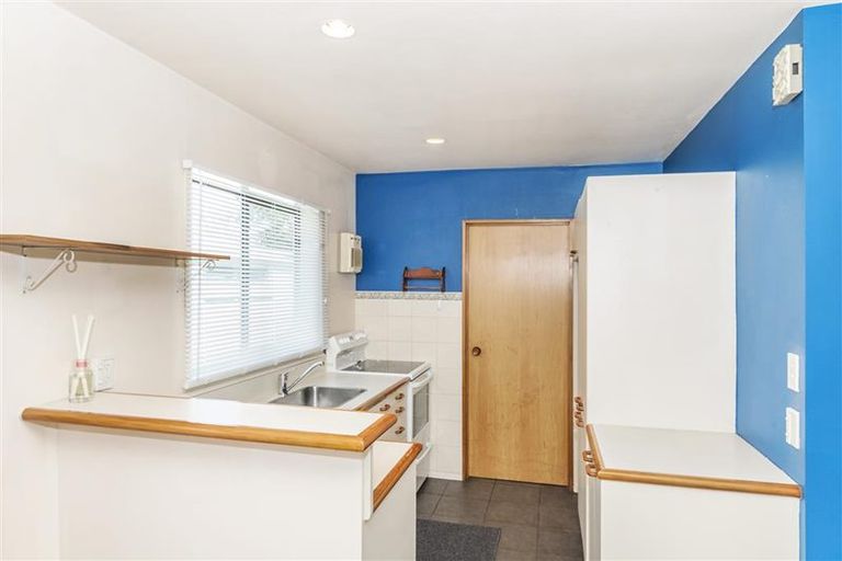 Photo of property in 2/16a Nicholls Street, Richmond, Christchurch, 8013