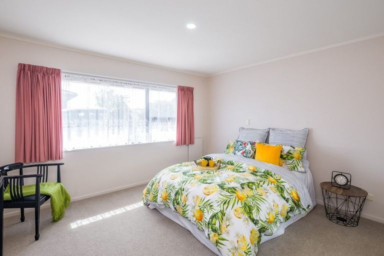 Photo of property in 54a Arawhata Road, Paraparaumu, 5032