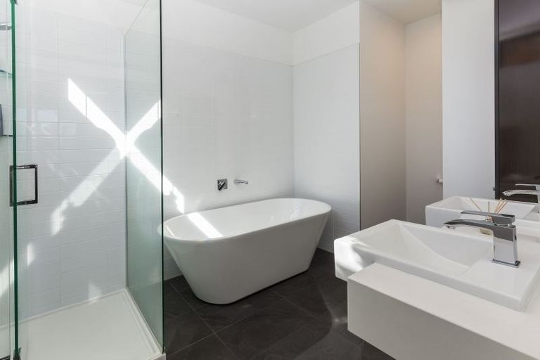 Photo of property in 2/2a Dorset Street, Christchurch Central, Christchurch, 8013