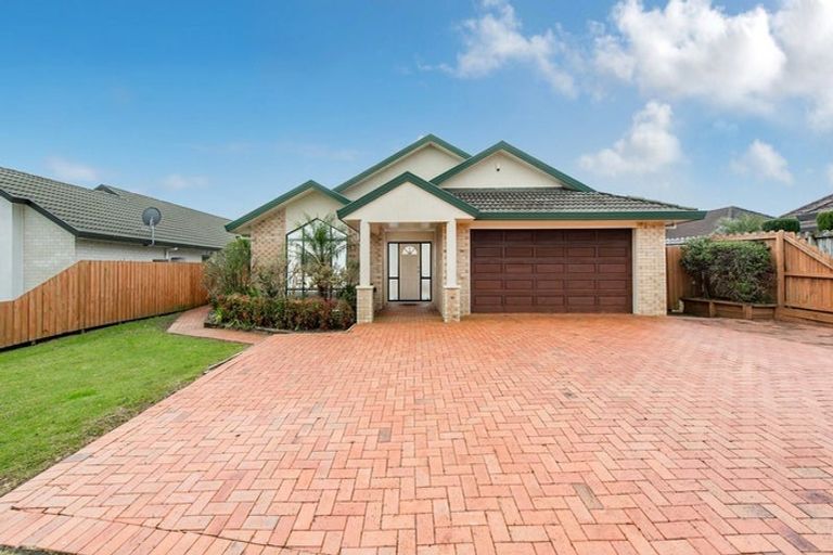 Photo of property in 8 Caldbeck Rise, Northpark, Auckland, 2013