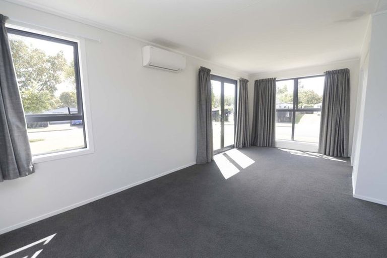 Photo of property in 26 Escort Grove, Awapuni, Palmerston North, 4412