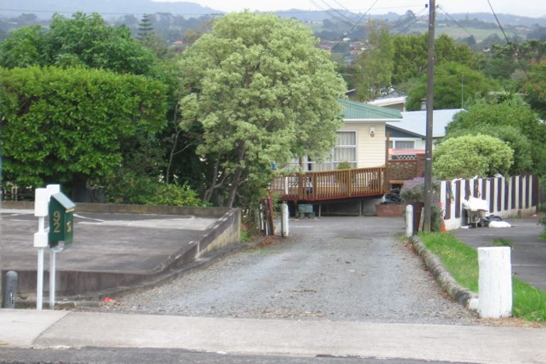 Photo of property in 92 Te Atatu Road, Te Atatu South, Auckland, 0610