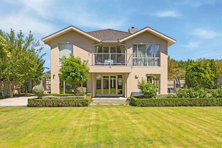 Photo of property in 296 Gardiners Road, Harewood, Christchurch, 8051