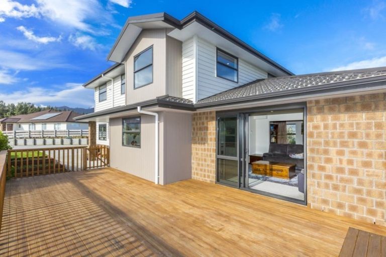 Photo of property in 24 Mount Marua Way, Timberlea, Upper Hutt, 5018