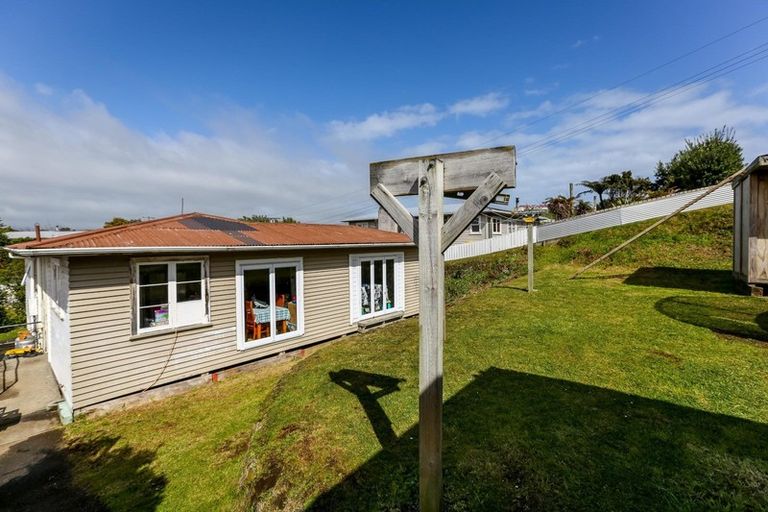Photo of property in 7 Wiremu Place, Blagdon, New Plymouth, 4310