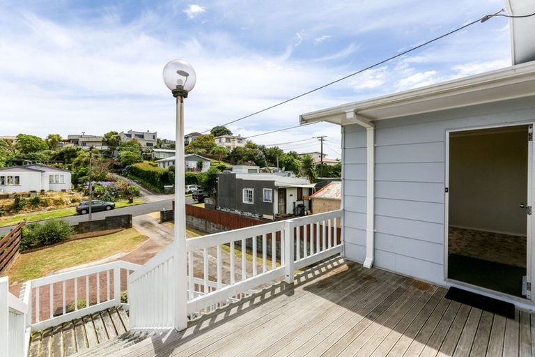 Photo of property in 13 Parris Street, Moturoa, New Plymouth, 4310