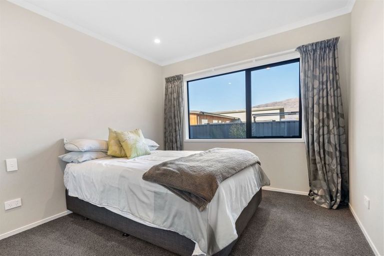 Photo of property in 5 Nancy Lane, Wanaka, 9305