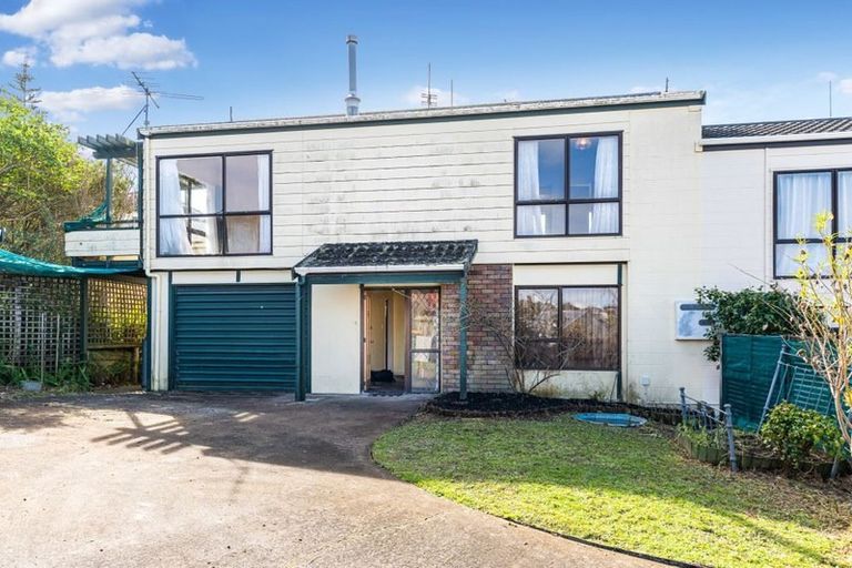 Photo of property in 1/3 Ceramco Place, Torbay, Auckland, 0630