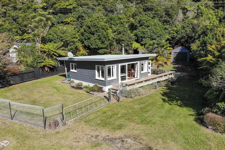 Photo of property in 17 Tombleson Road, Lake Rotoma, Rotorua, 3074