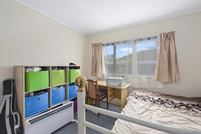 Photo of property in 100 Gibbons Street, Ebdentown, Upper Hutt, 5018