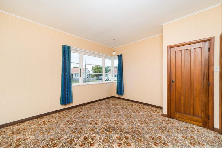 Photo of property in 11 Savage Crescent, West End, Palmerston North, 4412