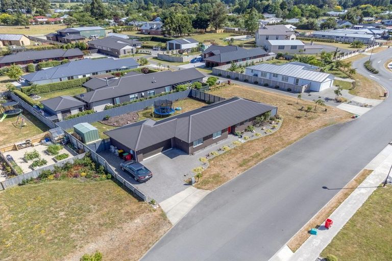 Photo of property in 1 Routhan Way, Carterton, 5713