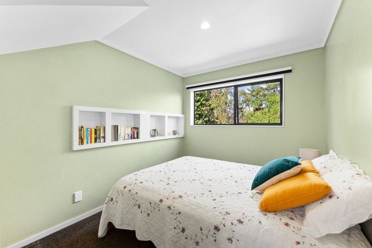 Photo of property in 18b Mayfair Place, Westown, New Plymouth, 4310