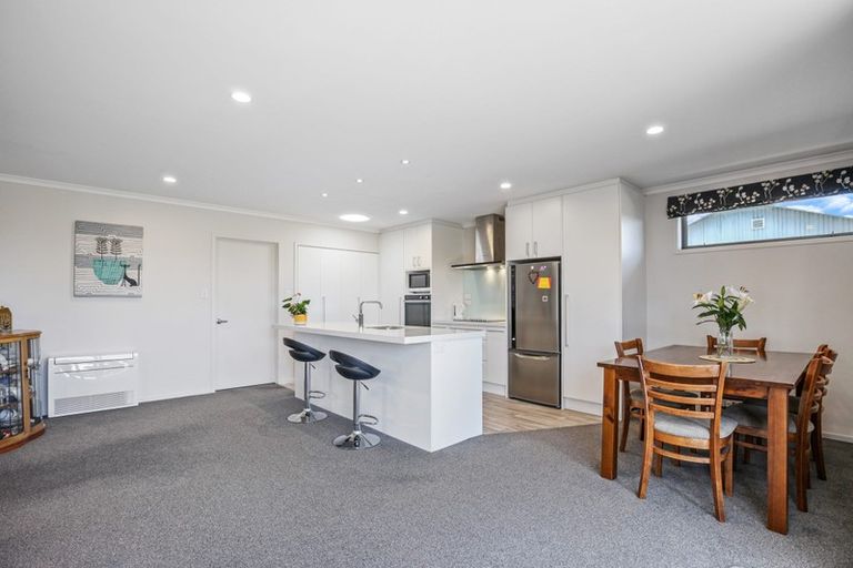 Photo of property in 17 Waratah Street, Avondale, Christchurch, 8061