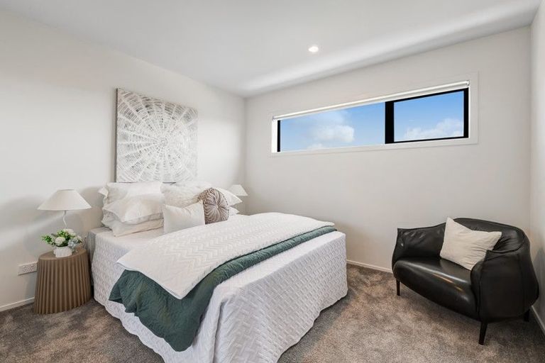 Photo of property in 236 Whangaparaoa Road, Red Beach, 0932