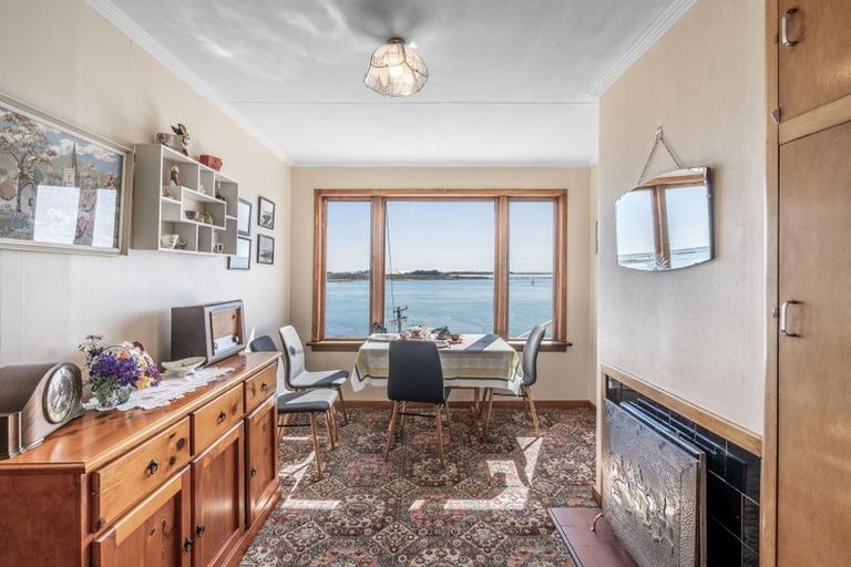 Photo of property in 78 Marine Parade, Bluff, 9814