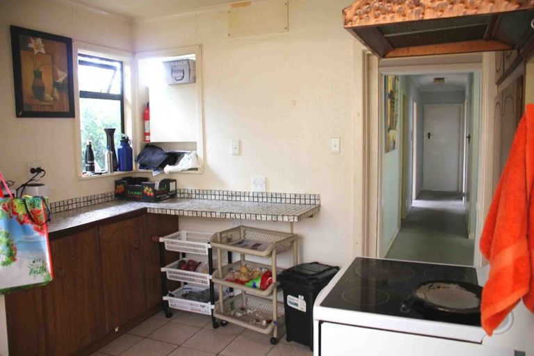 Photo of property in 20 Queen Mary Avenue, New Lynn, Auckland, 0600