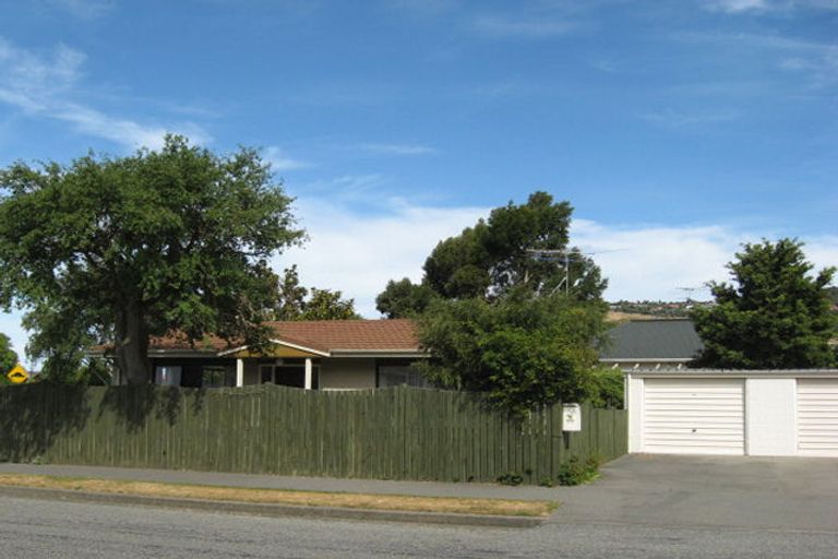 Photo of property in 2/11 Taupata Street, Redcliffs, Christchurch, 8081