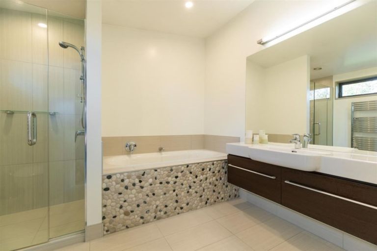 Photo of property in 31 Hardie Place, Albert Town, Wanaka, 9305