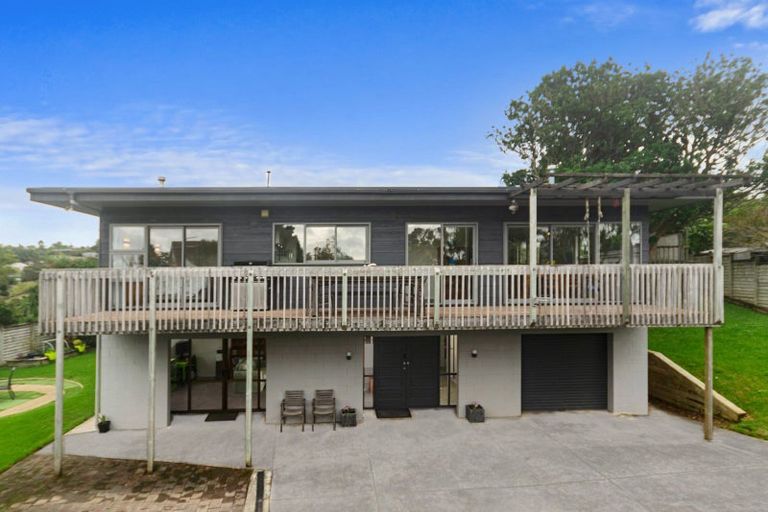 Photo of property in 14a West Lynn Road, Titirangi, Auckland, 0604