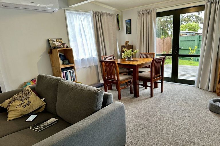 Photo of property in 64 Rhodes Drive, Kelvin Grove, Palmerston North, 4414