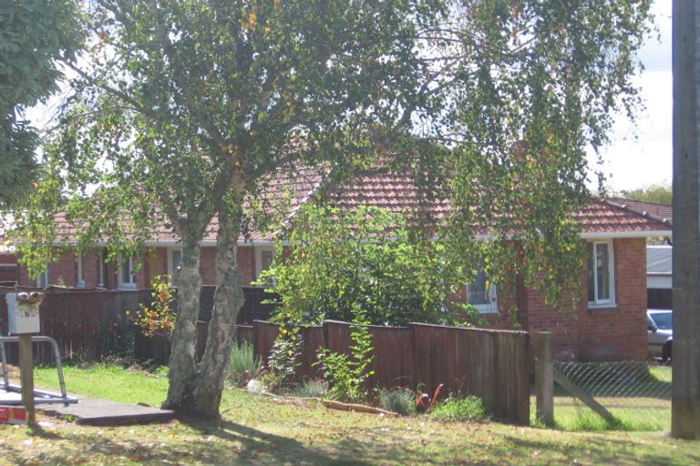 Photo of property in 2/20 Copley Street, New Lynn, Auckland, 0600