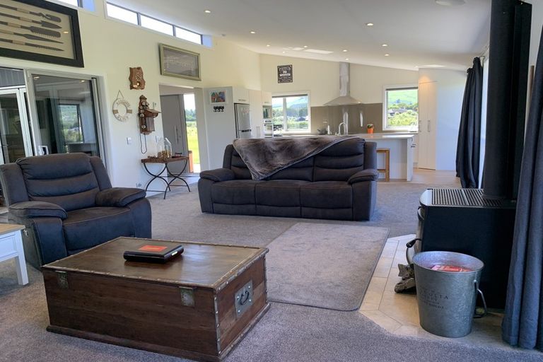 Photo of property in 24 Oakdale Drive, Kinloch, Taupo, 3377