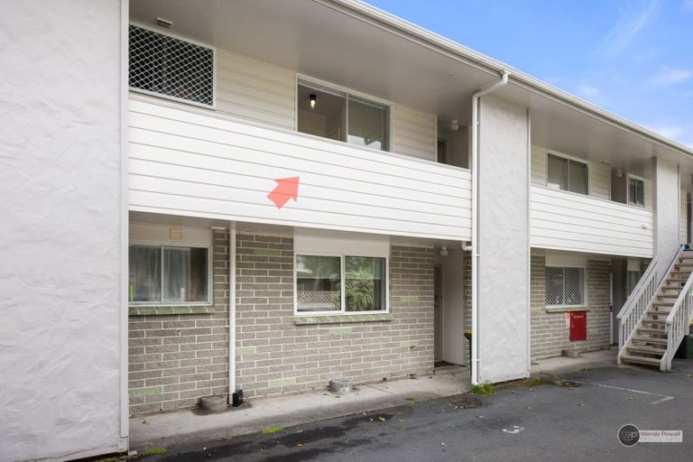 Photo of property in 44i Whites Line West, Woburn, Lower Hutt, 5010