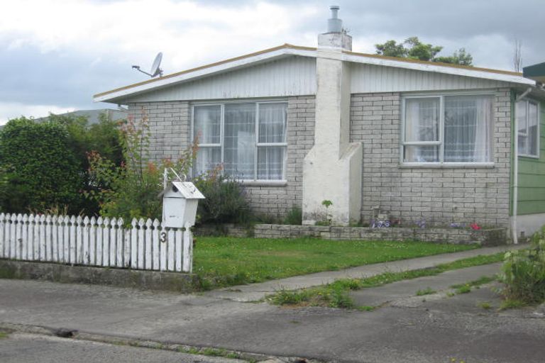 Photo of property in 3 Crewe Street, Pahiatua, 4910