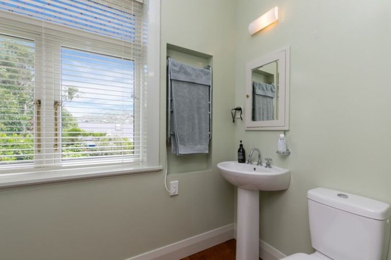 Photo of property in 48 Chamberlain Road, Karori, Wellington, 6012