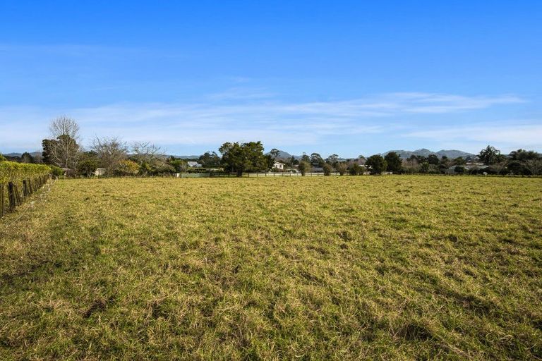 Photo of property in 15 Sands Road, Glenbervie, 0173